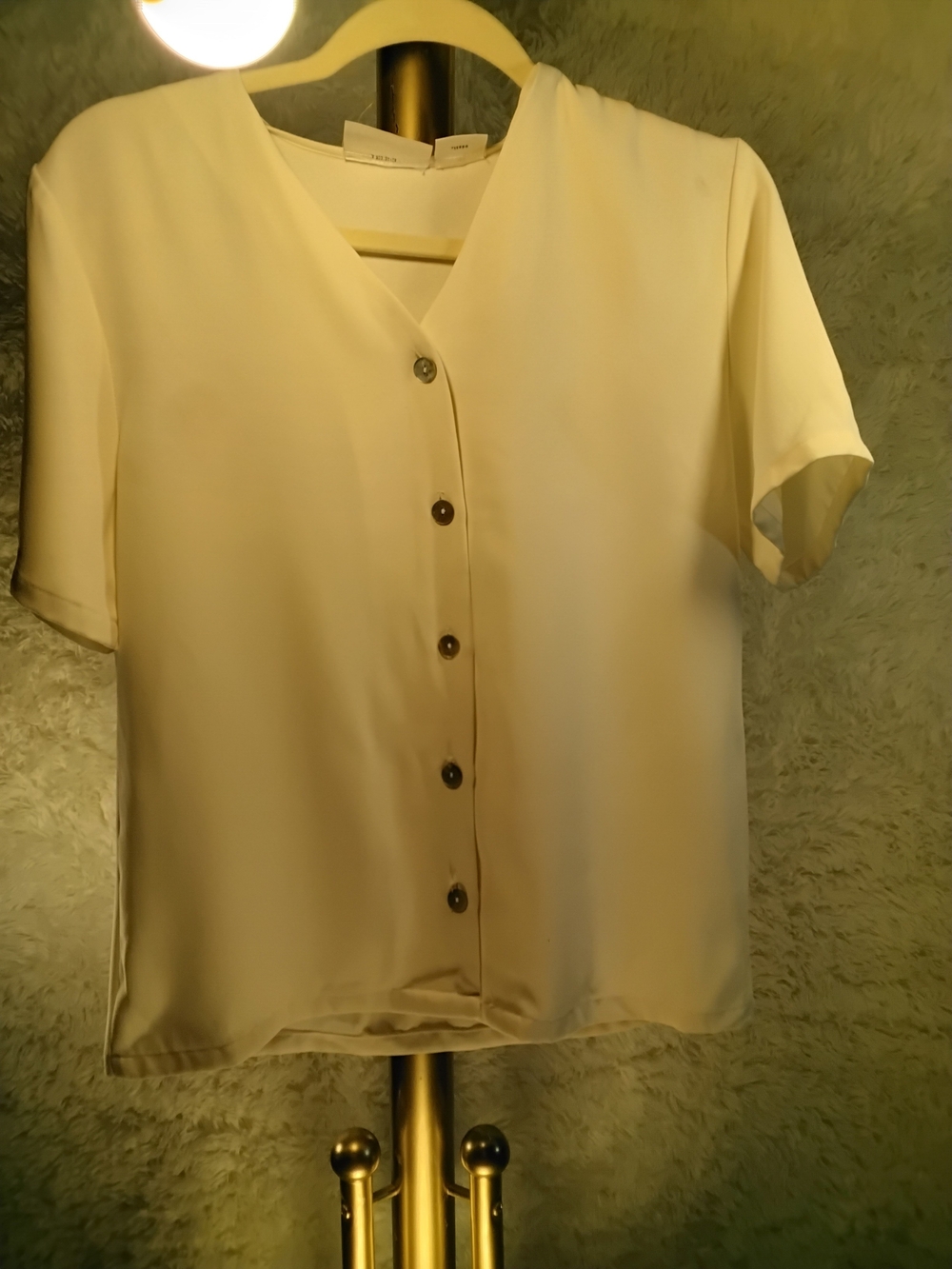 Women’s Short-Sleeve Button-Front V-Neck Blouse in Cream